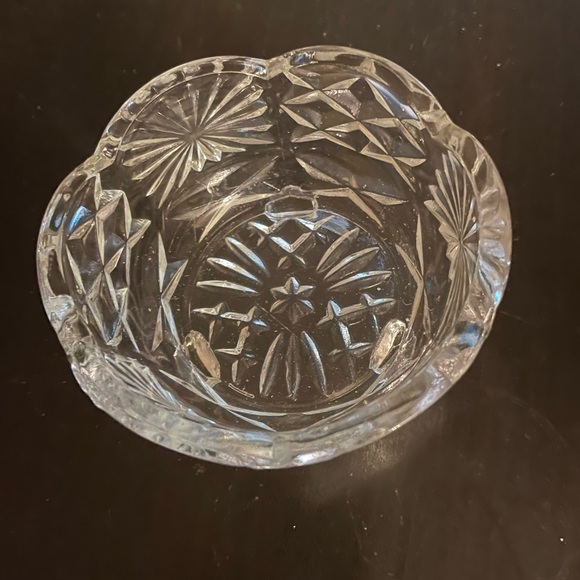 Beautiful Glass Candy/Vegetable dish - Picture 3 of 6